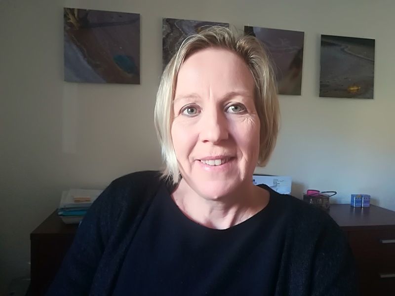 Fibromialgia, così si può combattere la malattia invisibile: i consigli dell’esperta