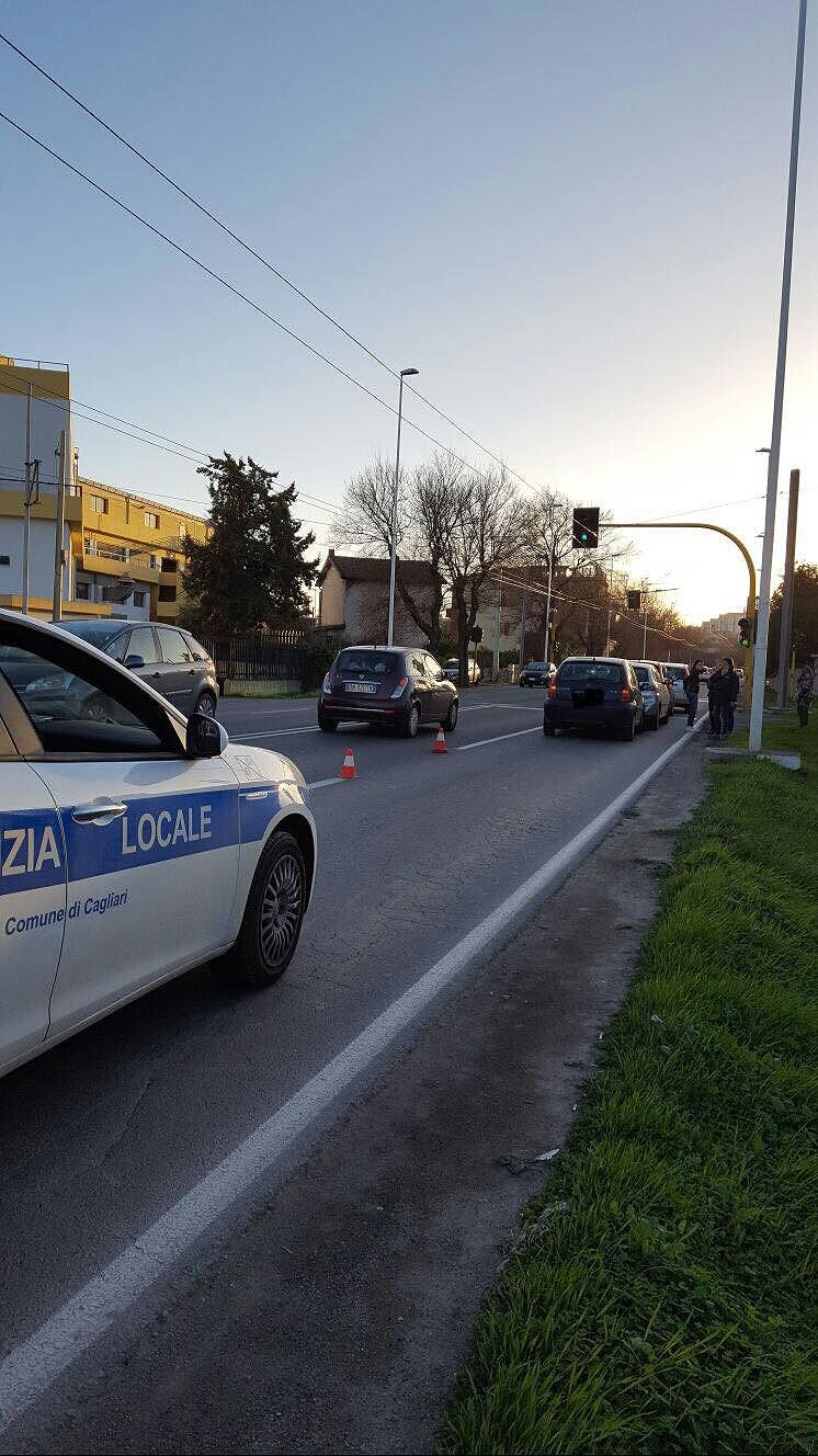 Tamponamento a catena in viale Marconi: traffico in tilt