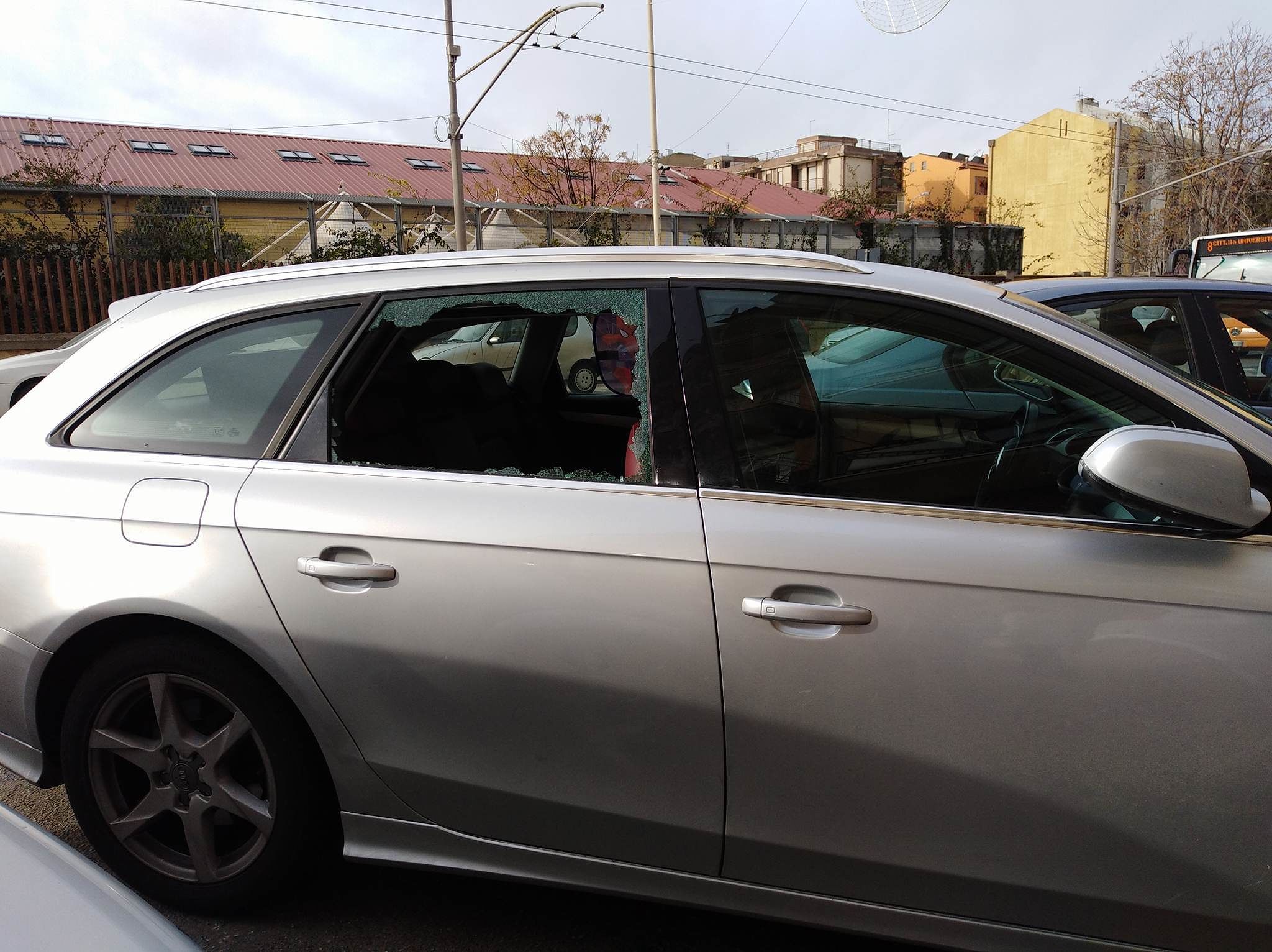 Is Mirrionis, il gioco dei vandali: rompere i finestrini delle auto durante la notte