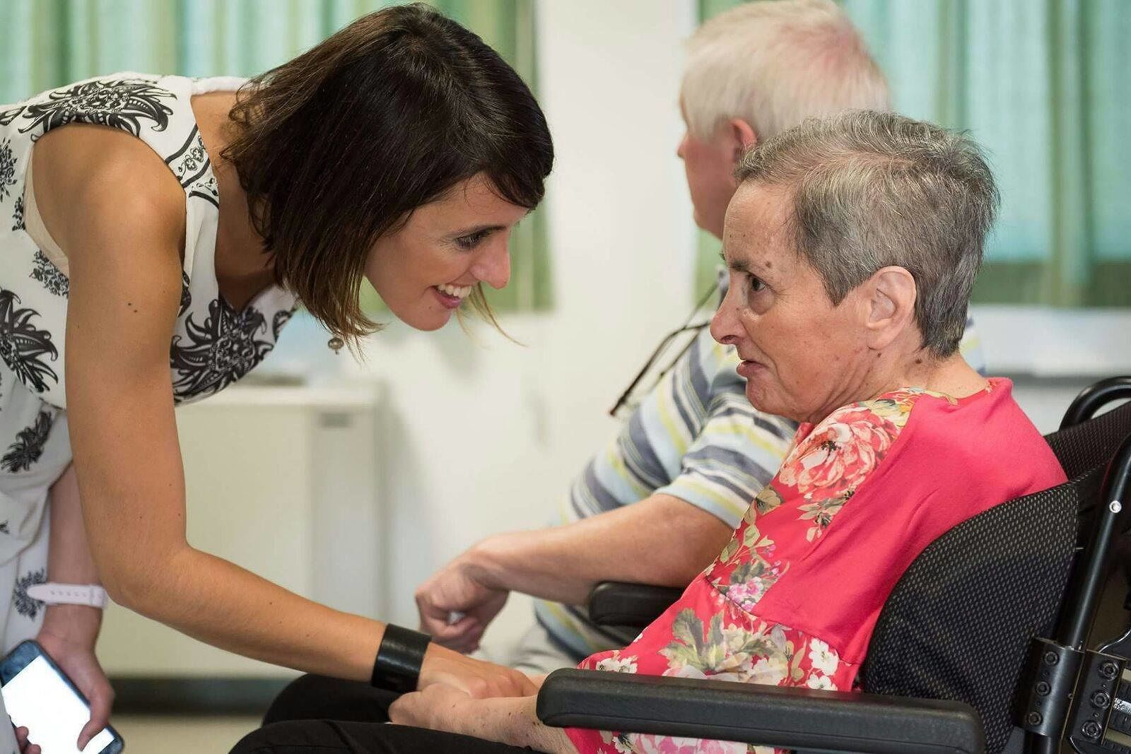Valeria, 34 anni, di Arbus: “Morbo di Parkinson su mia mamma, alt alla felicità di bambina”