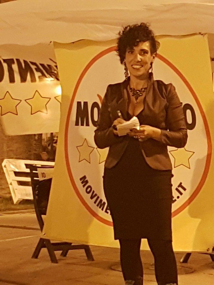 Sassari, bocciati i lampioni a energia solare: “Città lasciata al buio”