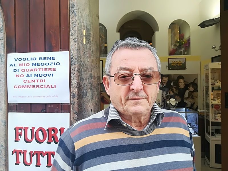 Maurizio, gioielliere: “Da via Roma a via Tola, stritolato tra crisi e legge Fornero”