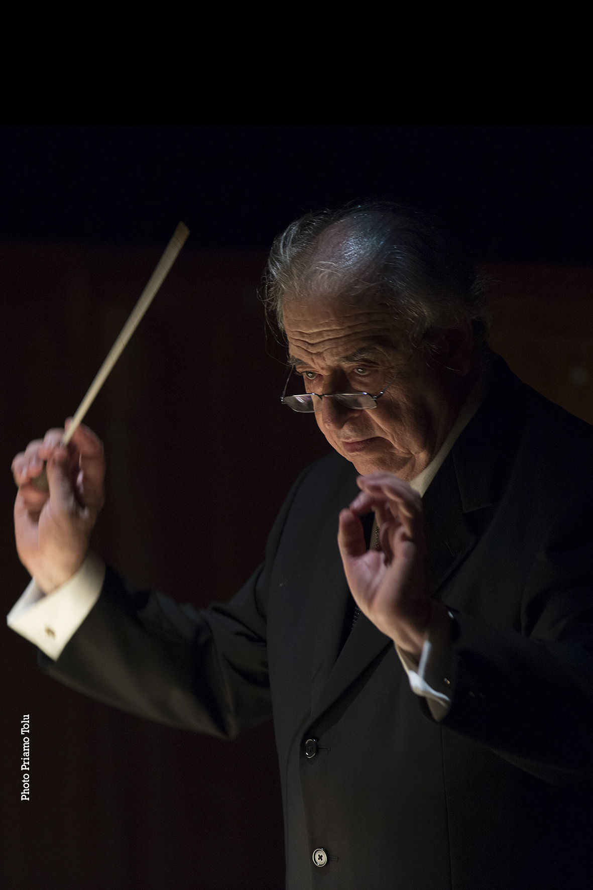 Donato Renzetti dirige l’Orchestra e il Coro del Teatro Lirico