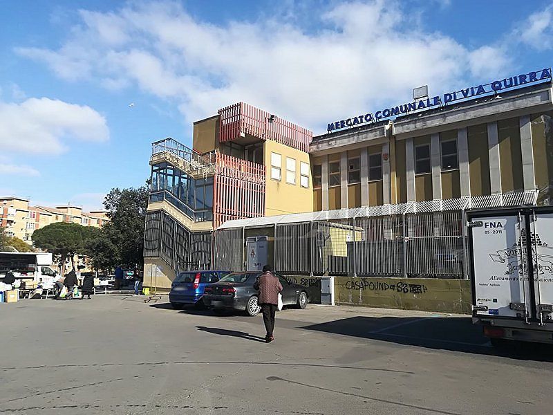 “Salvini chi? Quello che ci chiamava terroni?”: i boxisti di via Quirra contro il leghista