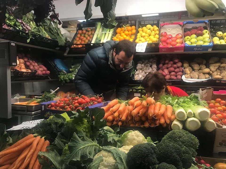 “Cagliari, una donna in lacrime al mercato di via Quirra per il forfait di Salvini”