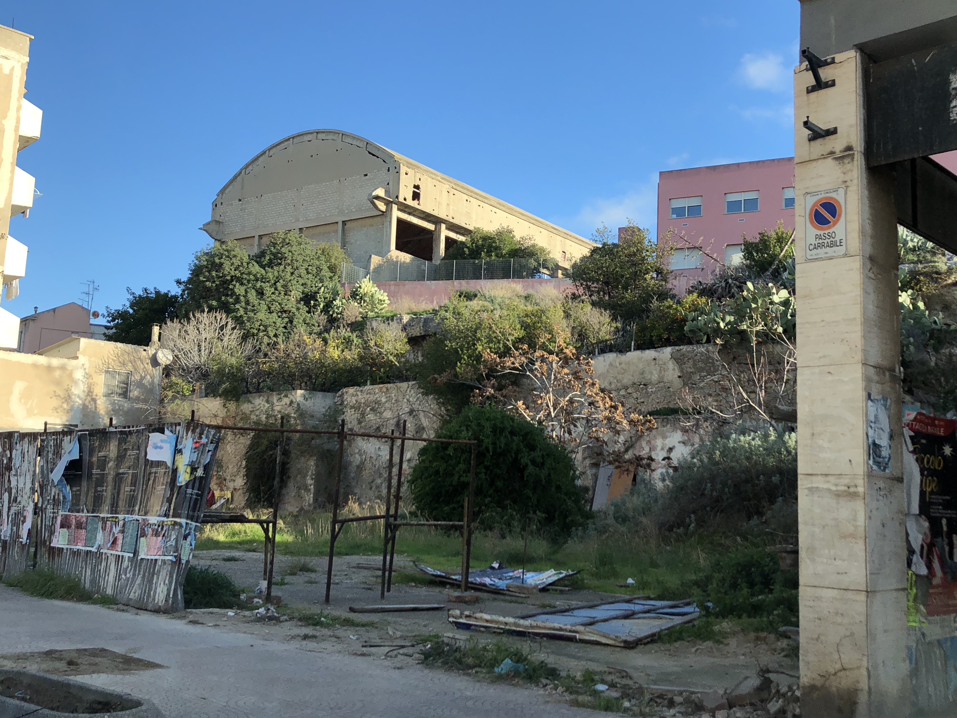 Cagliari, in viale sant’Avendrace si vive nelle grotte