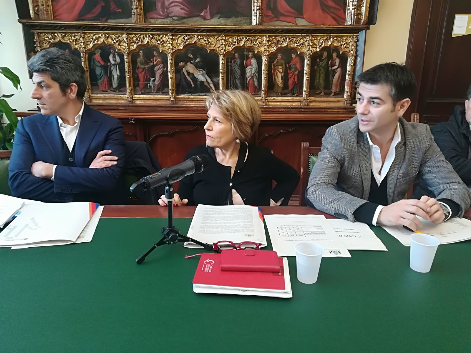 Cagliari città “groviera”, 12500 buche coperte dal Comune: “Incidenti in calo”