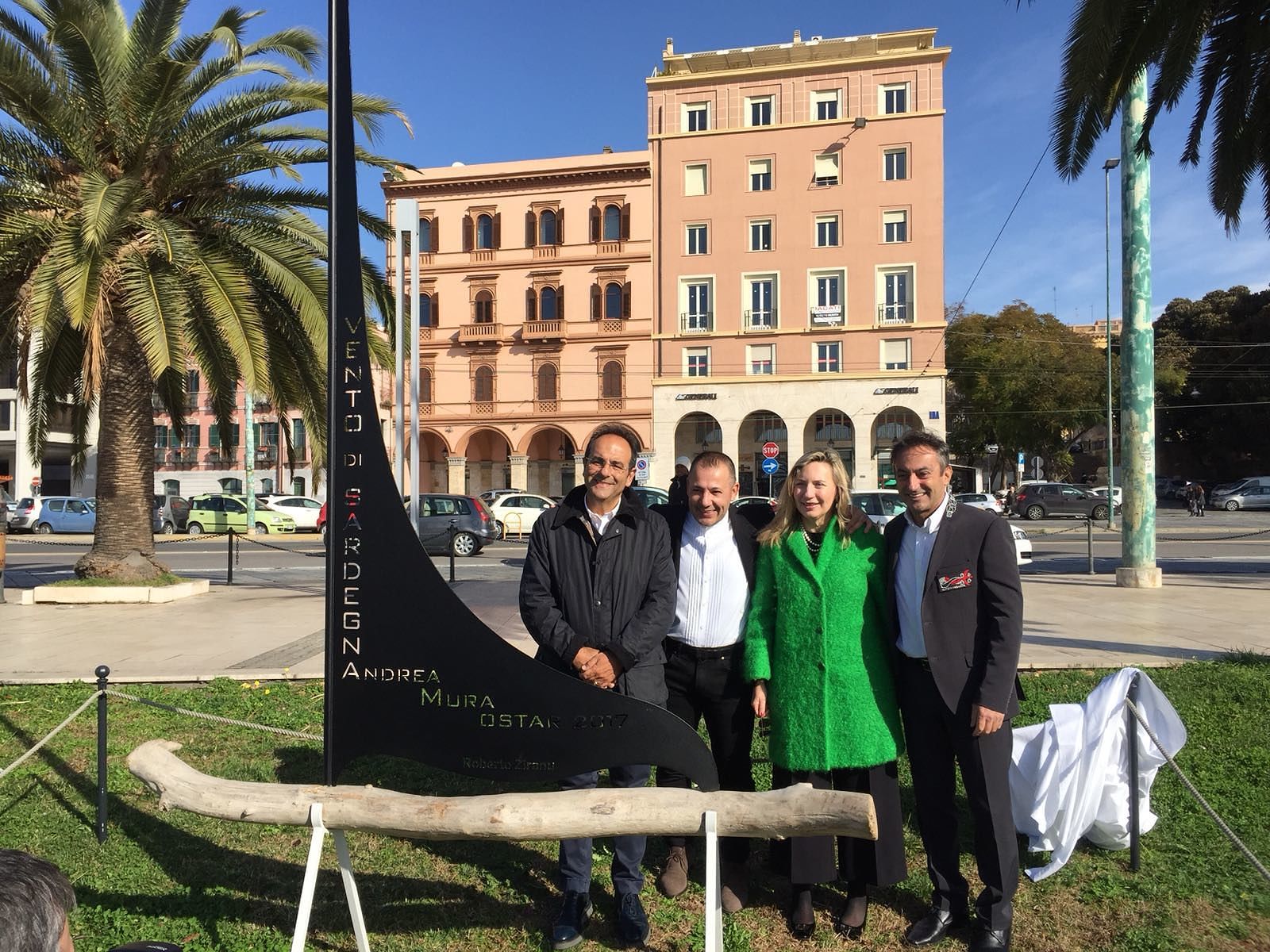 Cagliari, al porto la vela dello scultore Ziranu dedicata allo skipper Andrea Mura