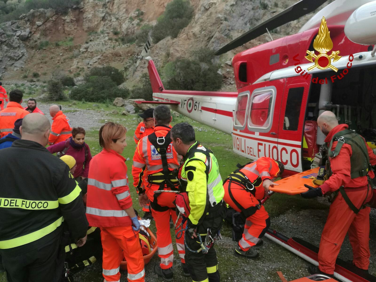 Iglesias, giovane donna cade e si frattura sul Marganai: vigili del fuoco in azione