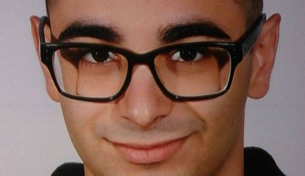 Fuori strada con l’auto che si ribalta: muore 18enne di origini cagliaritane a Pavia