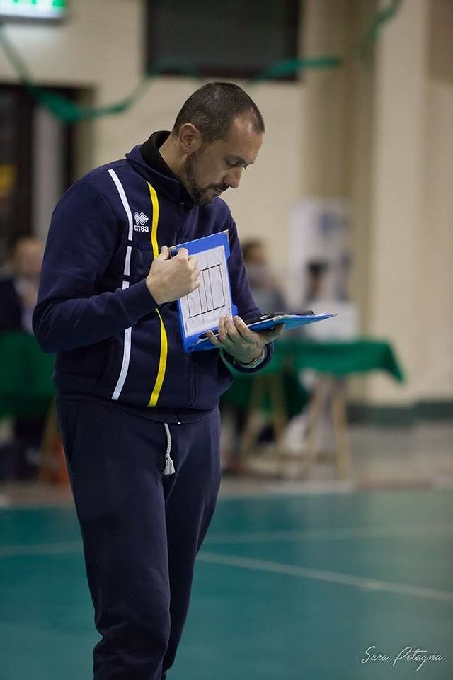 Elezioni, Casapound in lizza in Sardegna: a Cagliari c’è Balletto, allenatore di volley