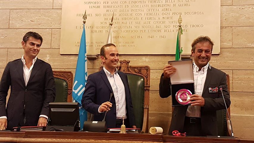 Cagliari, Zedda premia il velista Andrea Mura. E lui lo sfida candidandosi col M5S