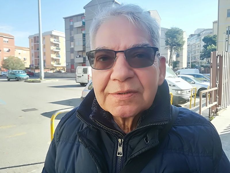 “A Is Mirronis regna la depressione, giovani al bar a bere birra e consumati dalla droga”