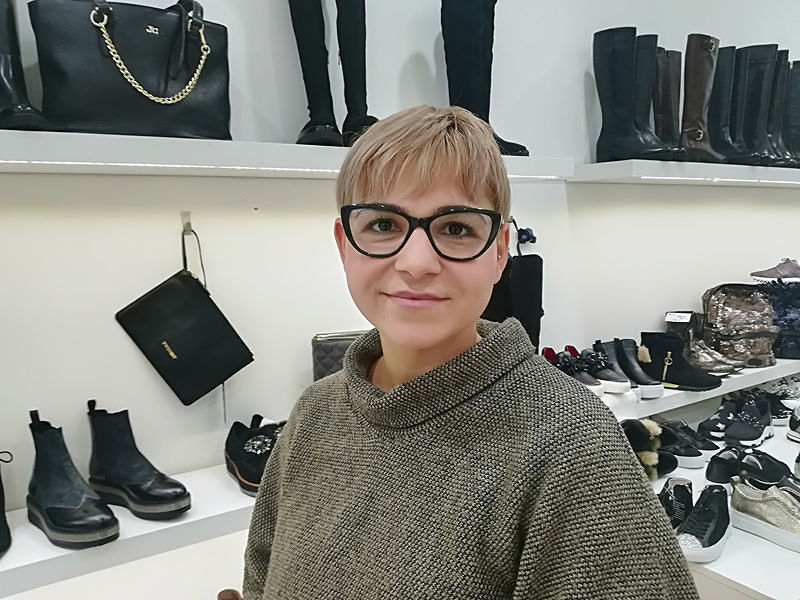 Nicoletta, commessa a Cagliari: “Sono fortunata, troppe colleghe sfruttate e sottopagate”