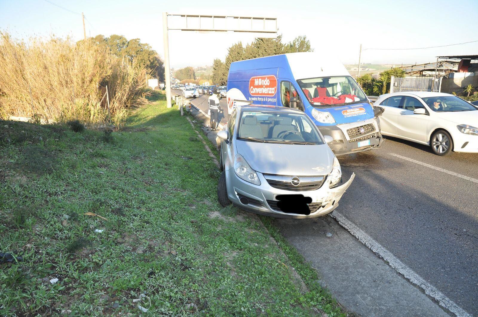 Cagliari, tamponamento sulla Ss131: due feriti all’ospedale