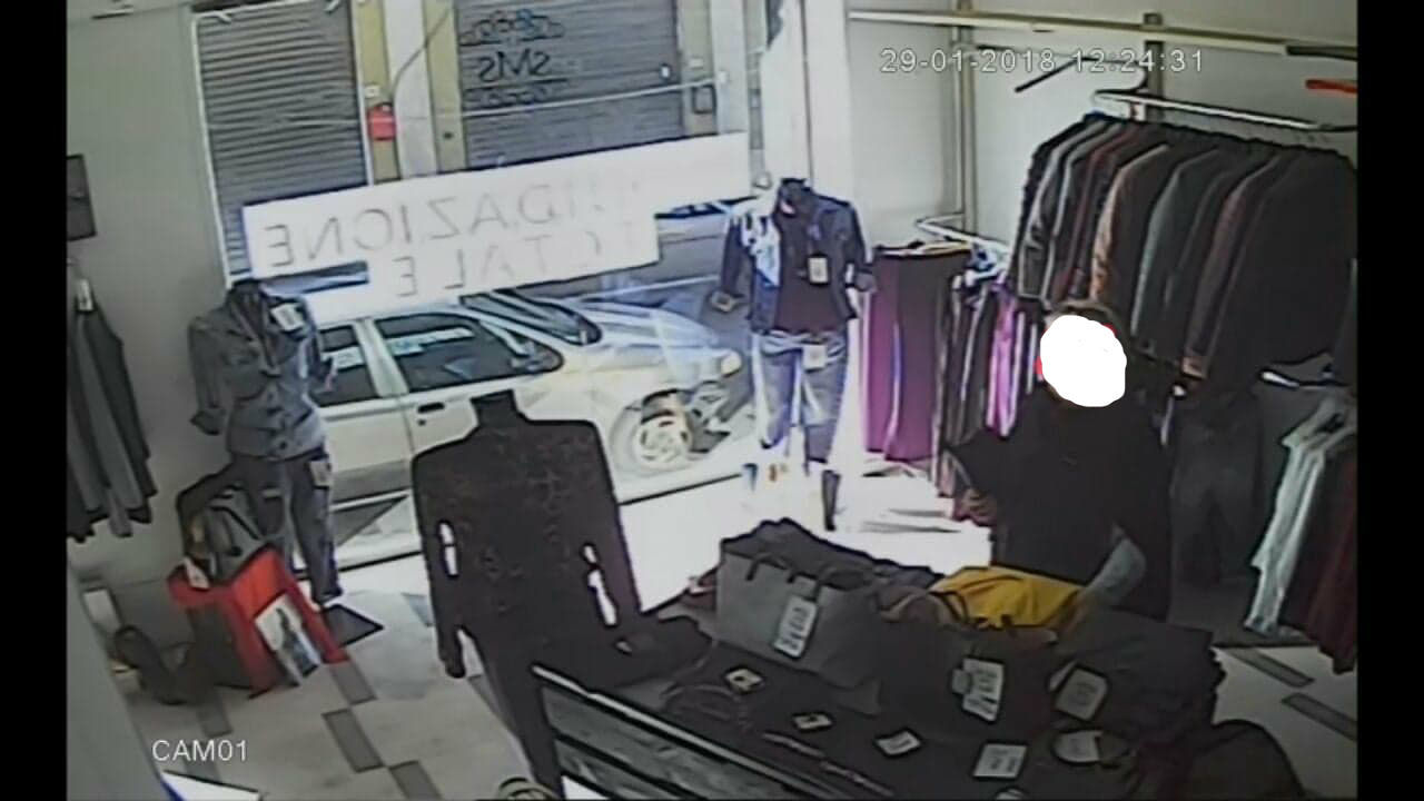 Assemini, ladra rende cellulare. Padrona felice: “Dentro c’è un audio prezioso di Vasco Rossi”