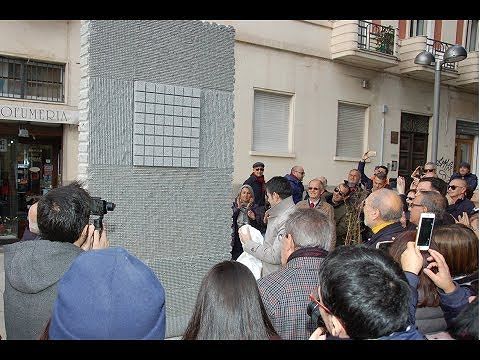 Cagliari, giù il velo alla scultura di Sciola omaggio ad Antonio Gramsci