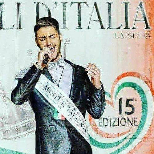 Mattia, baby cantautore cagliaritano tra false promesse e sogni di gloria