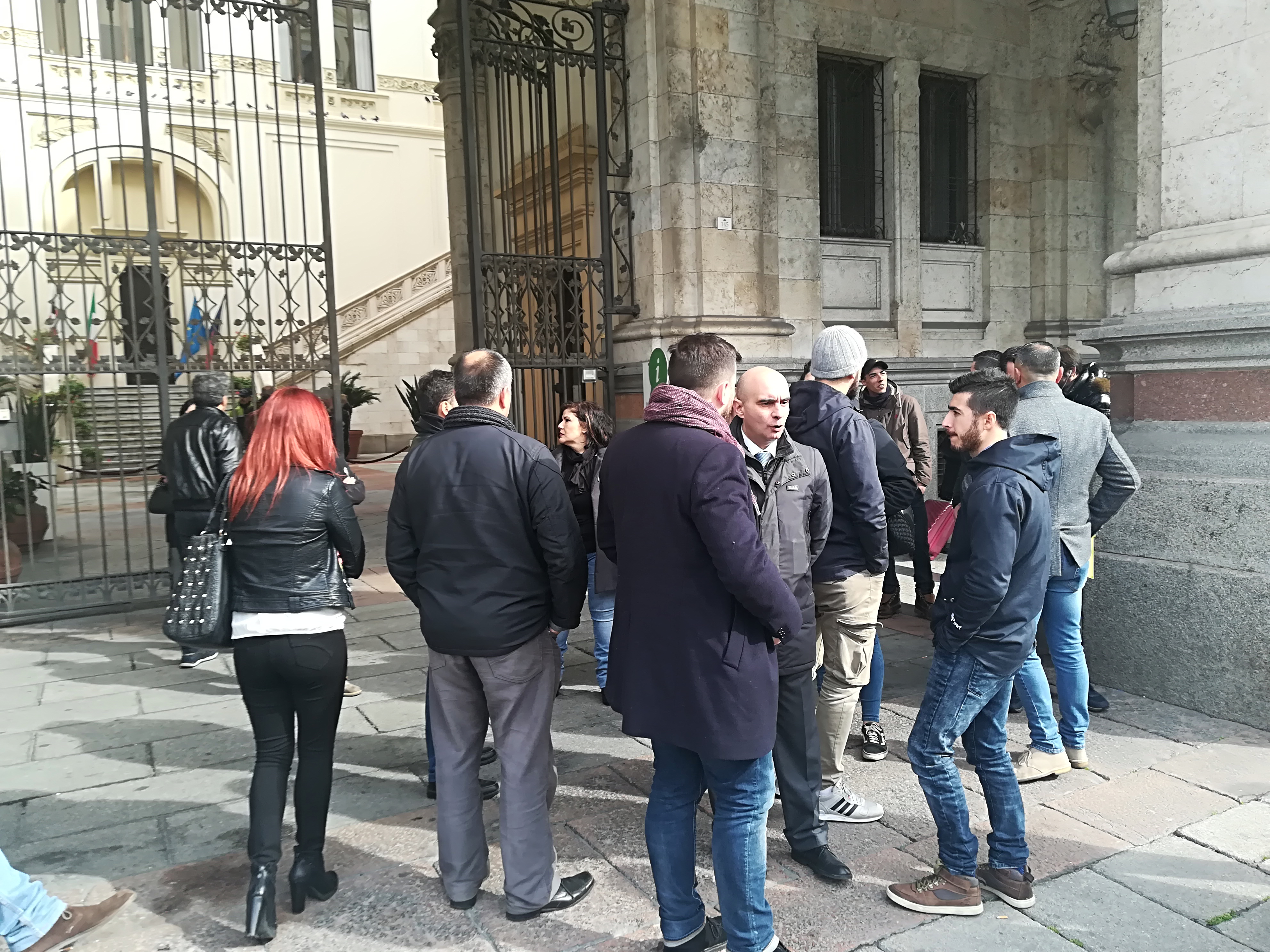 Cagliari, nessuno spazio pubblico per CasaPound: “Pronti a prendercelo anche con la forza”
