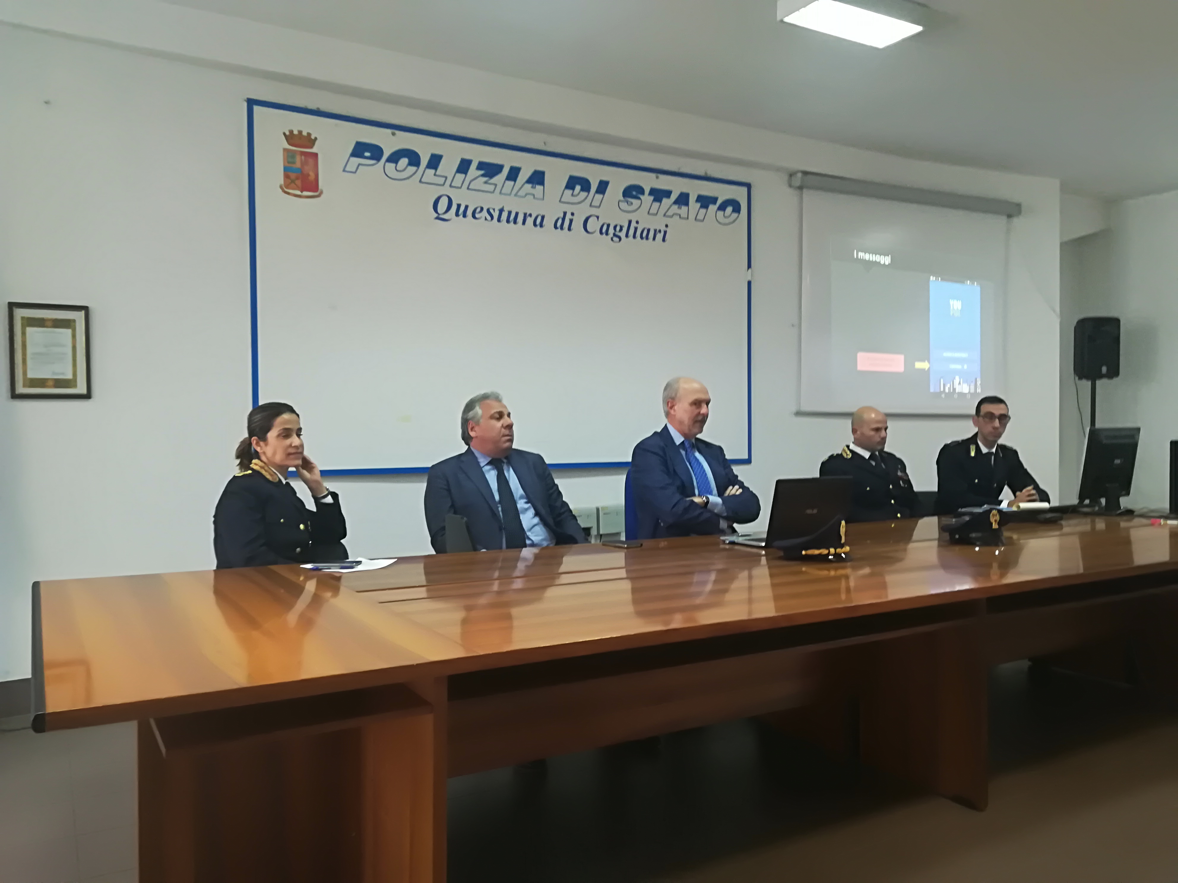 Bullismo e droga a Cagliari, dalla polizia l’App “giovane” per segnalare i casi
