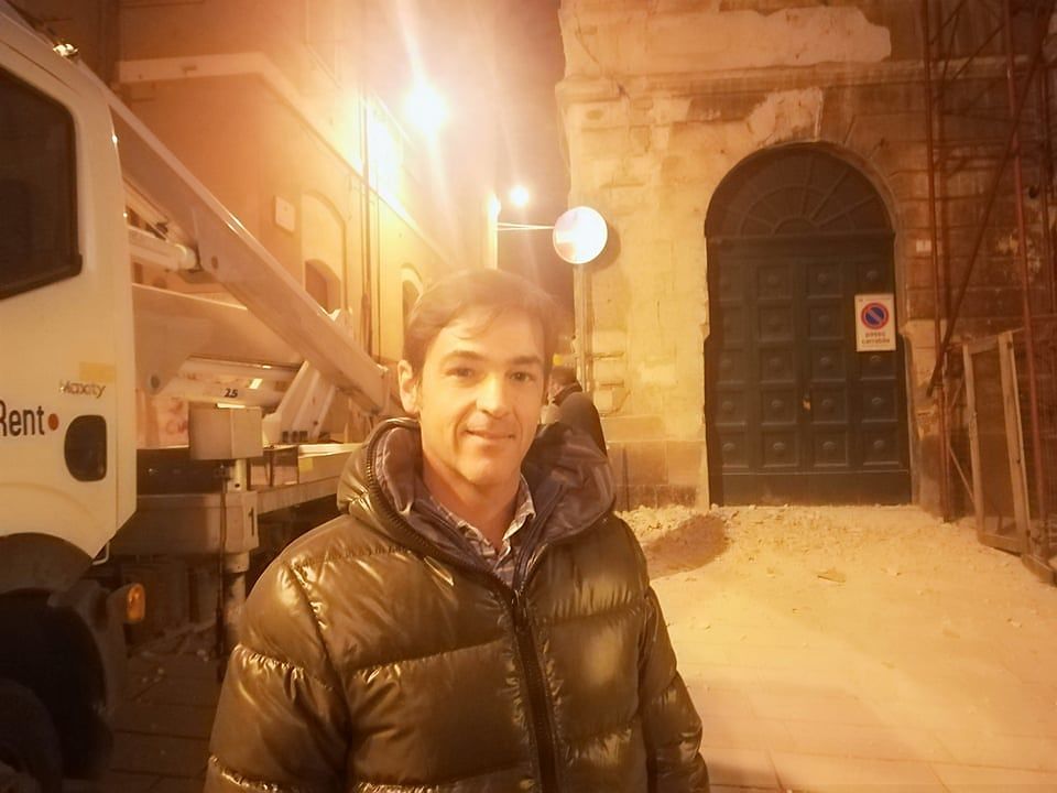 Cagliari, operai in azione a palazzo Boyl: riaperta via Canelles