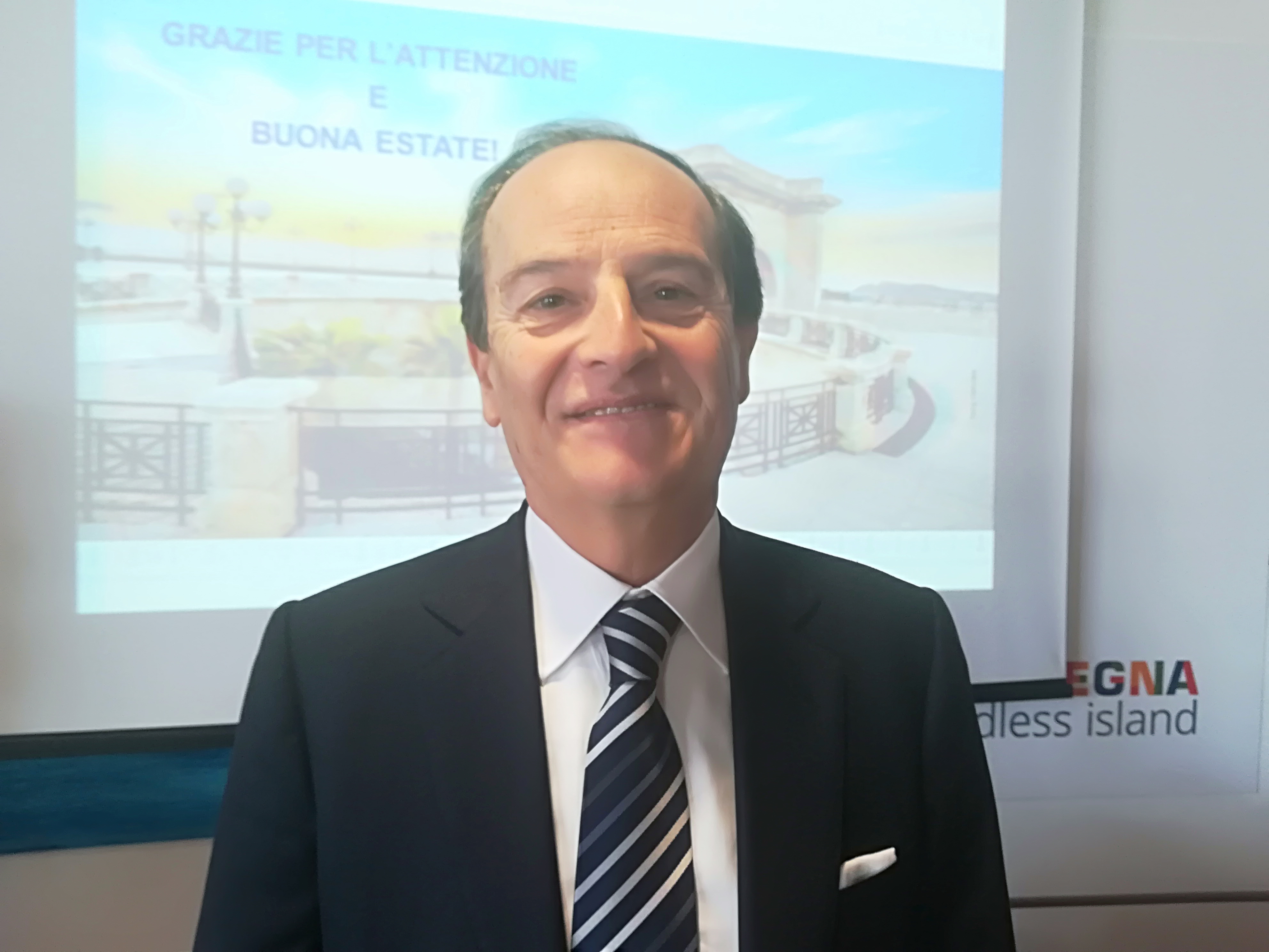 Turismo in Sardegna, “i 3 aeroporti uniti e ferrovie nuove”