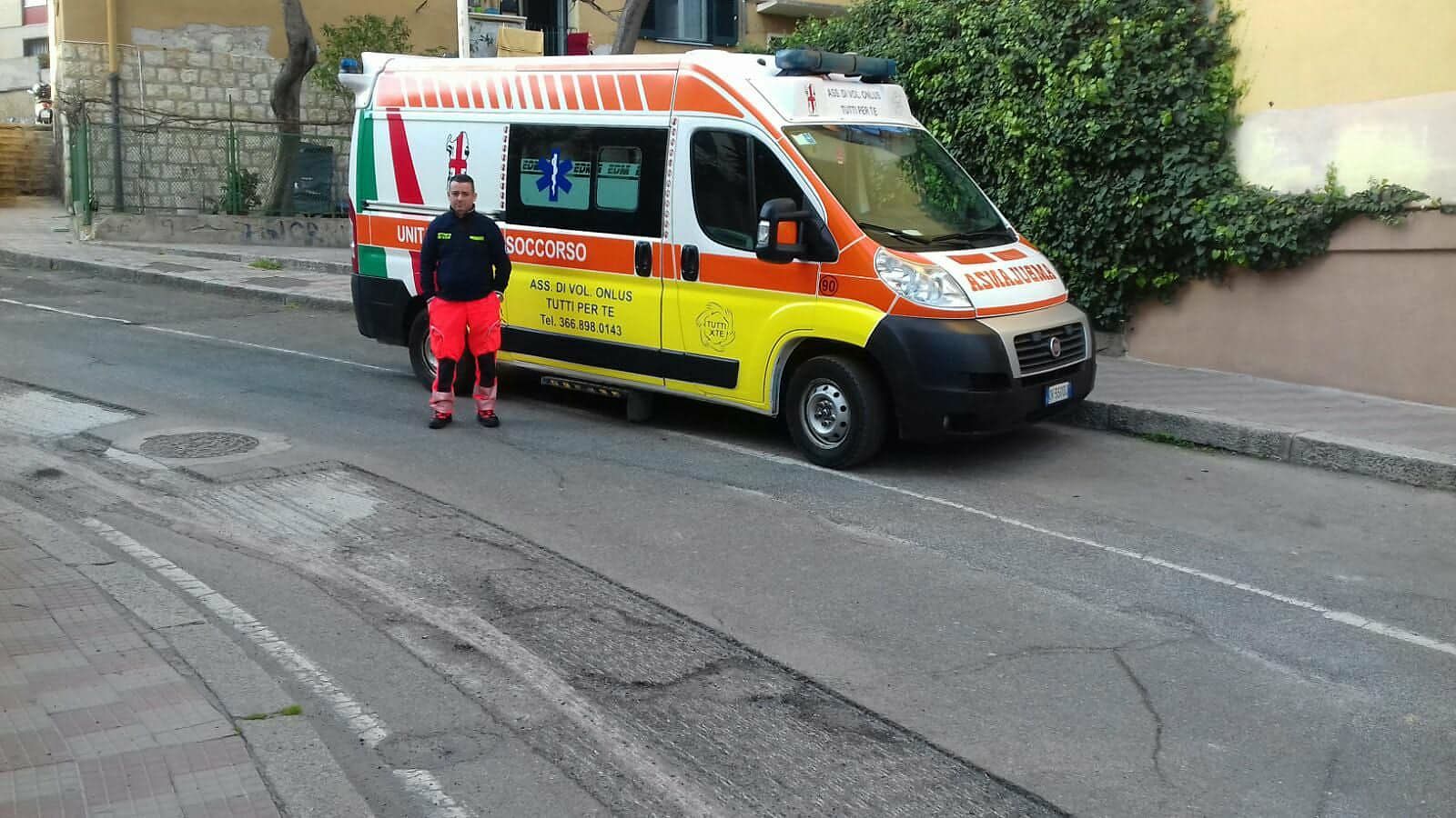 Sos buche a Cagliari: “Costretti agli slalom con pazienti gravi a bordo”
