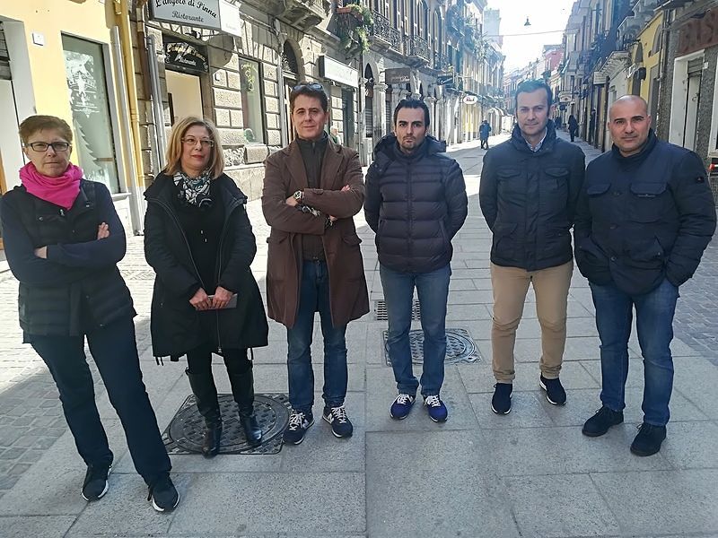 Cagliari, nel Corso esplode la rabbia: “Questa pedonalizzazione killer è una maledizione”