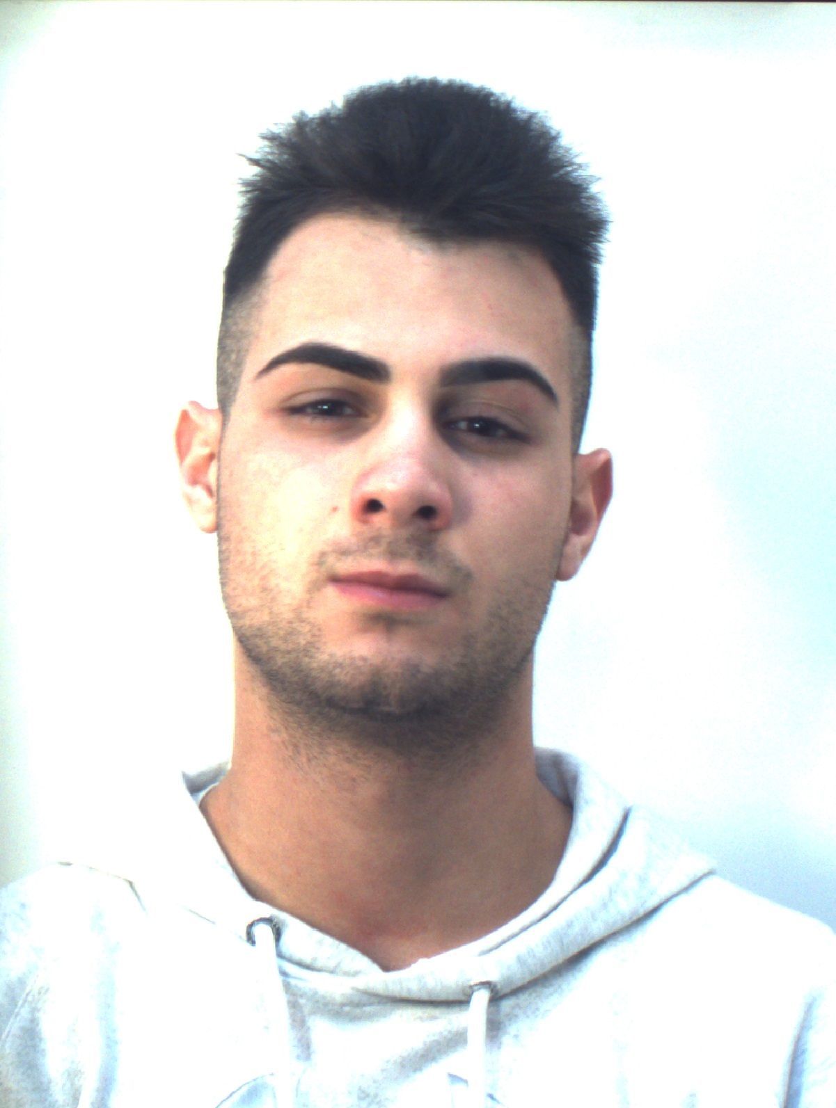 Spaccio a Is Mirrionis: 20enne fermato con hashish, cocaina e marijuana