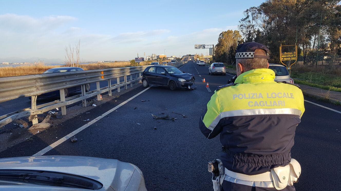 Incidente stradale sull’Asse Mediano: traffico in tilt