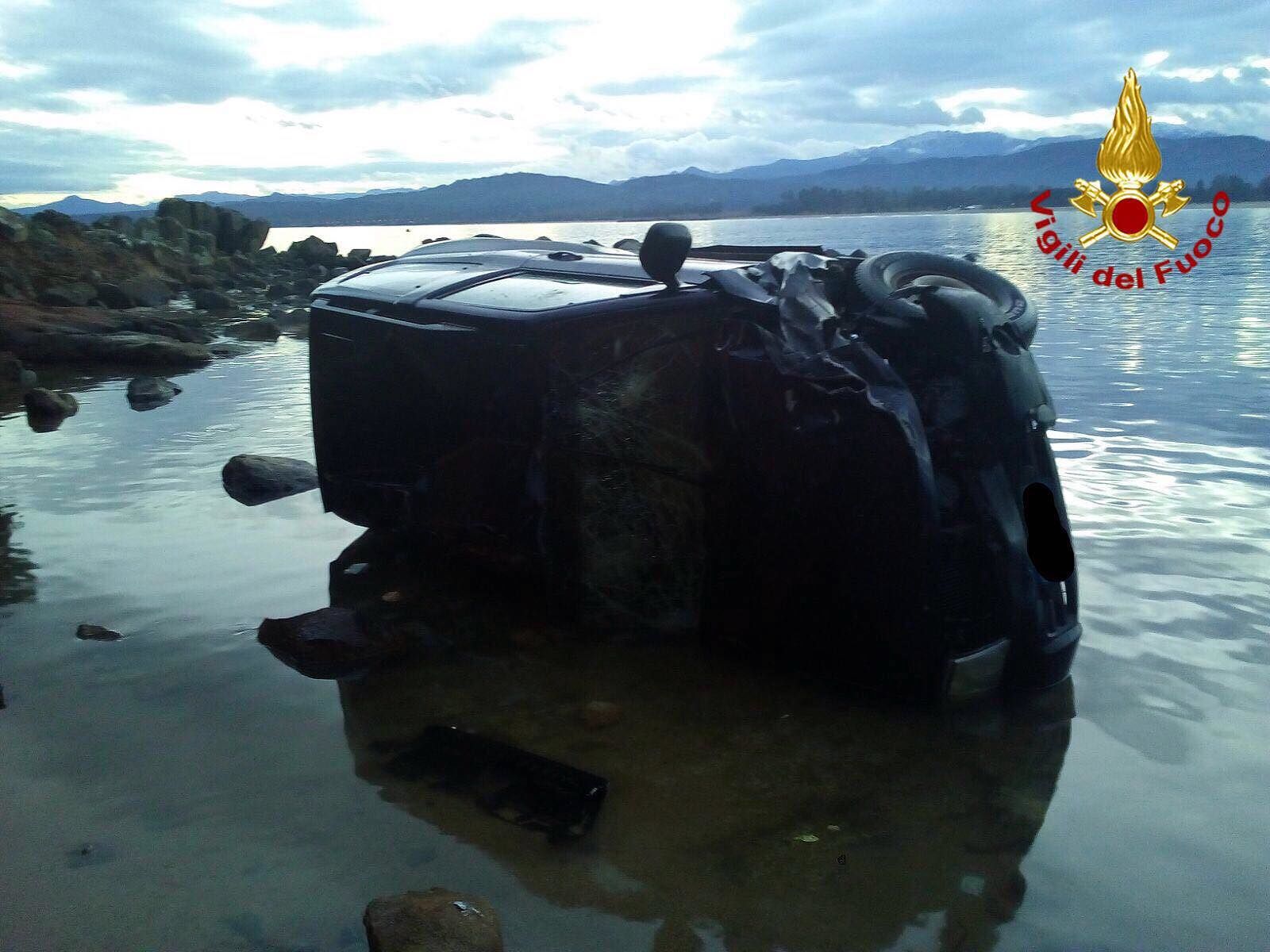 Dramma a Tortolì, auto precipita dalla scogliera: muore un anziano di 83 anni