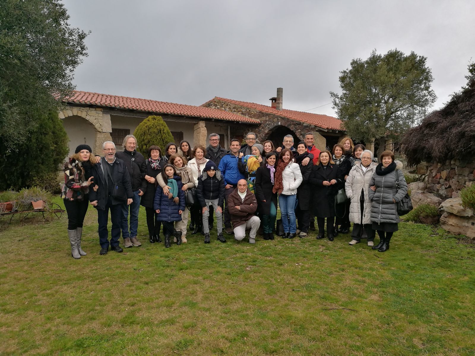 La bella storia di Orroli: una intera famiglia si riunisce per la prima volta e festeggia