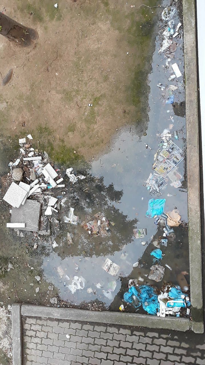 Cagliari, saltano le fogne in via Seruci: fiumi di liquami in strada e cantine allagate