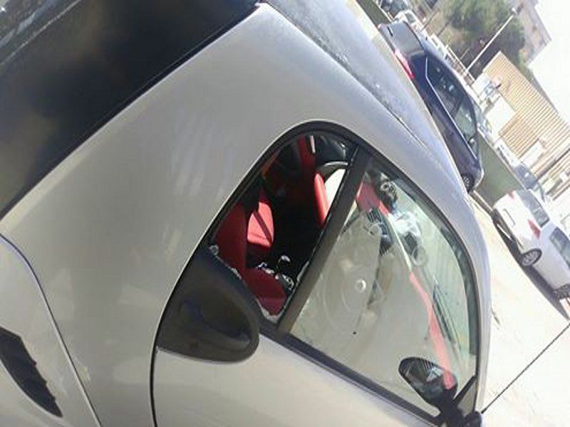 Auto svaligiata al Poetto di Quartu: “Addio a Pc, iPhone e portafoglio”