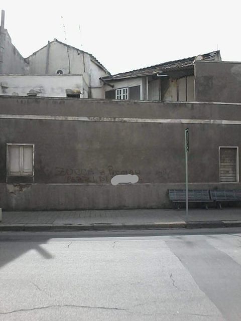 Monserrato, tensione politica altissima: assurde scritte e insulti contro due consiglieri