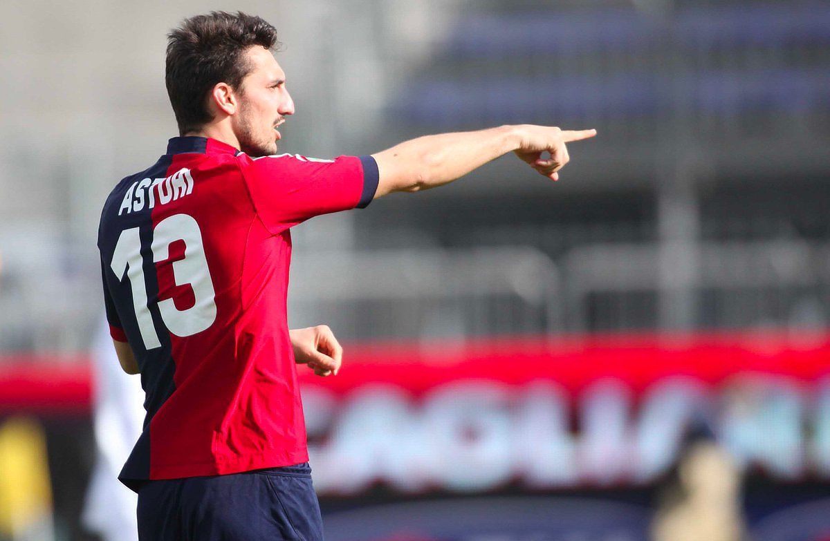 In memoria di Astori il Cagliari ritira la maglia numero 13