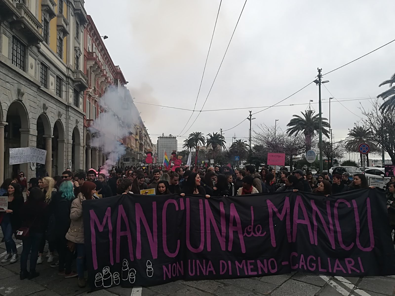 Otto marzo, donne in sciopero a Cagliari: “Nessuna mimosa ma più diritti”