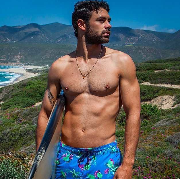 Ballando con le Stelle, via all’avventura del surfista cagliaritano Francisco Porcella