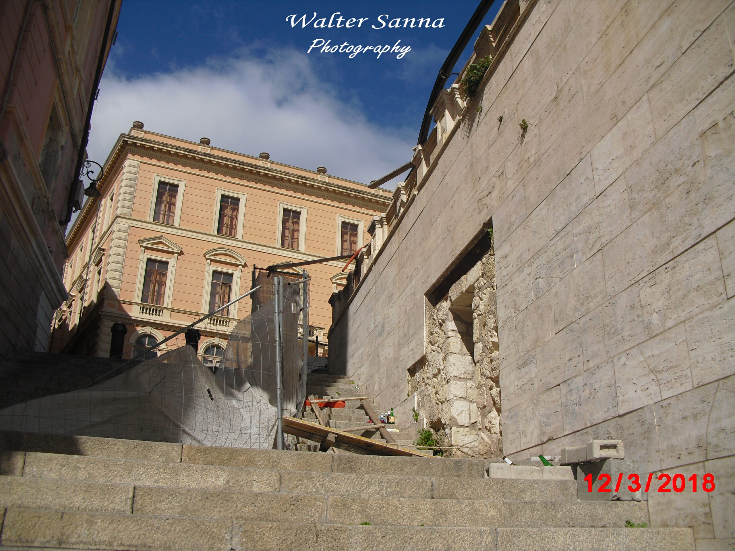 Cagliari, vandali al Bastione Santa Caterina: violano il cantiere per fare un “festino”