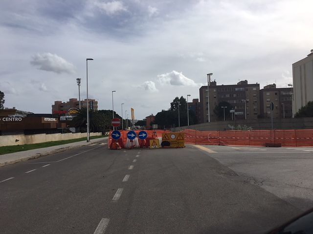 Su Planu, residenti contro il marciapiede infinito: via Piero della Francesca bloccata