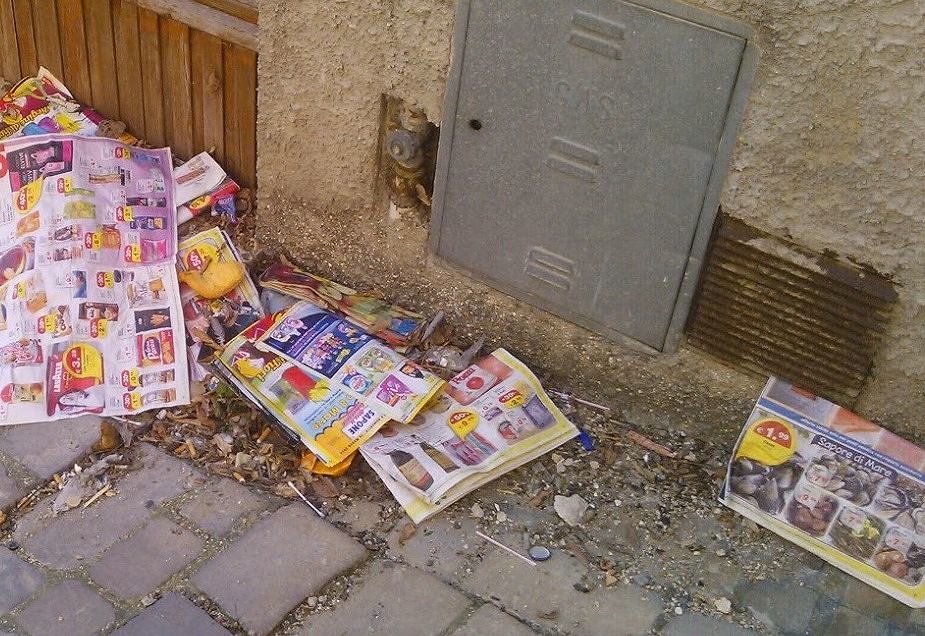 “Sporcano Cagliari”: il Comune dichiara guerra ai volantini pubblicitari