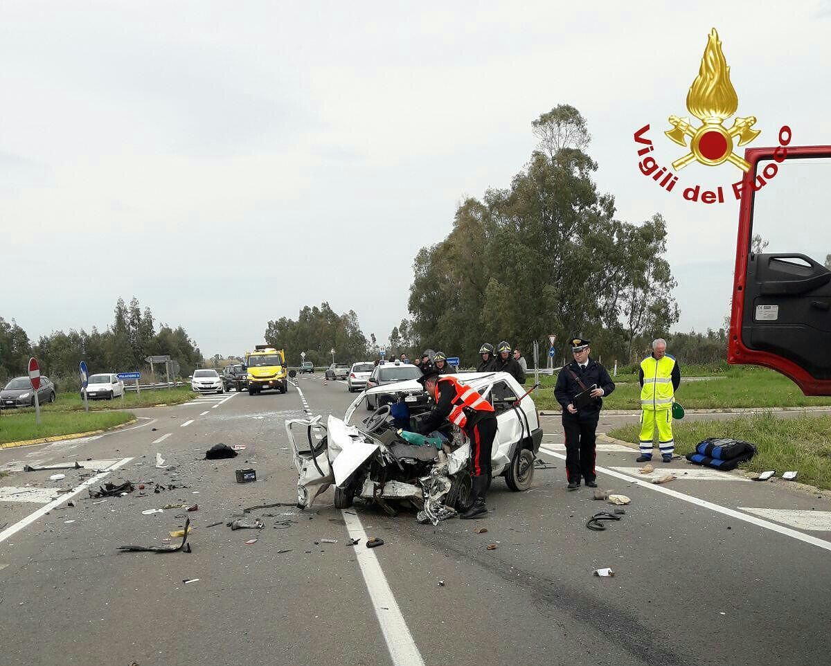 Tragico scontro a Villacidro, donna muore sul colpo: morto anche uno dei feriti