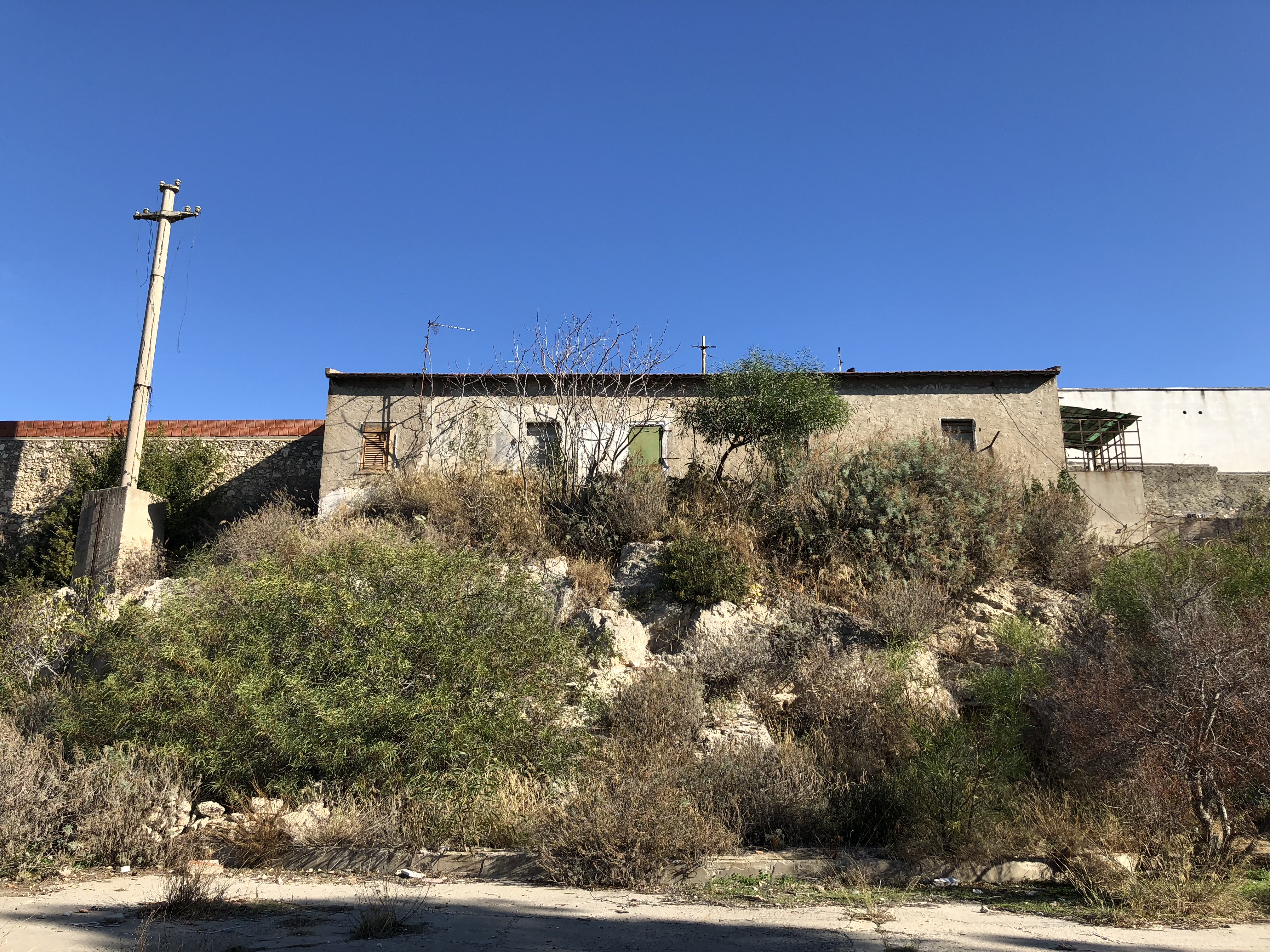 Cagliari, giallo a Tuvixeddu: morire a 27 anni dopo essersi divertiti