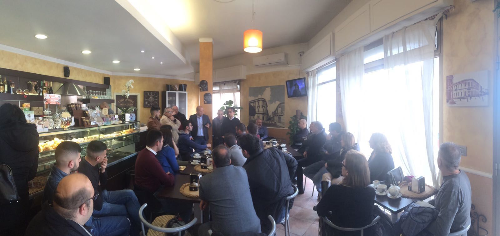 “Delunas, sostenuto dal centrodestra, dichiara Quartu antifascista col sì ai nudisti”