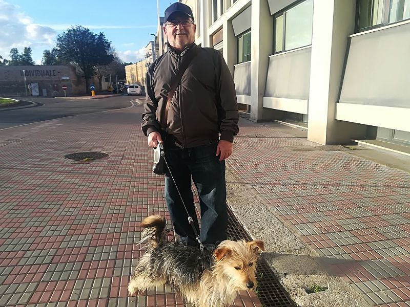 Cagliari, troppi cani senza guinzaglio: “Il mio cucciolo aggredito per colpa di padroni incivili”