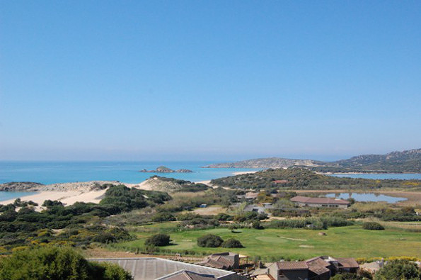 Chia, allarme degli ecologisti: “In arrivo colata di cemento sulla costa”