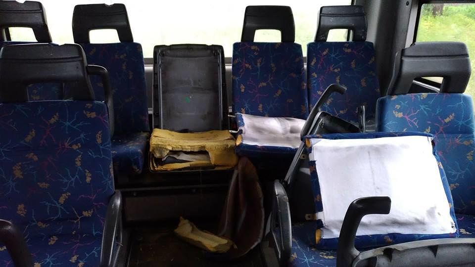 Studenti “Attila” a bordo dei pullman Arst: sedili e bocchette dell’aria spaccati