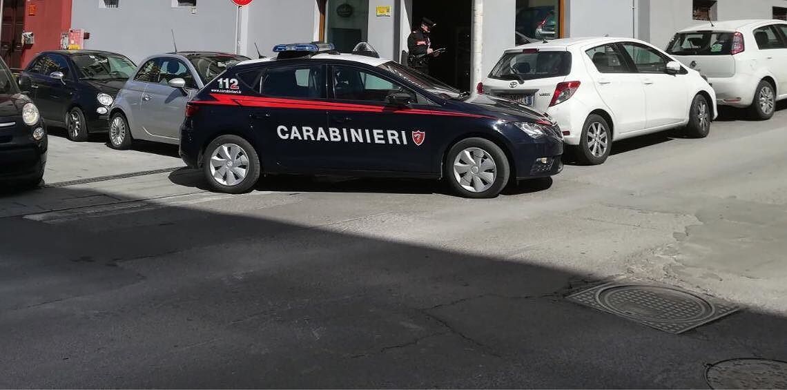 Assemini, tentò di uccidere il coinquilino a coltellate: arrestato