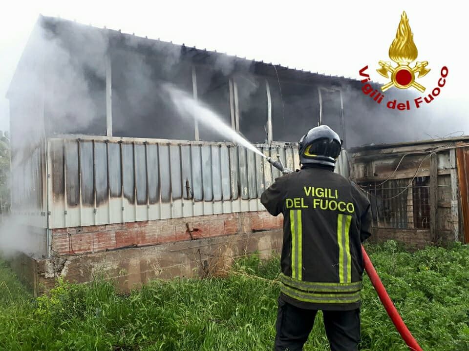 Quartucciu, casolare in fiamme a Sant’Isidoro