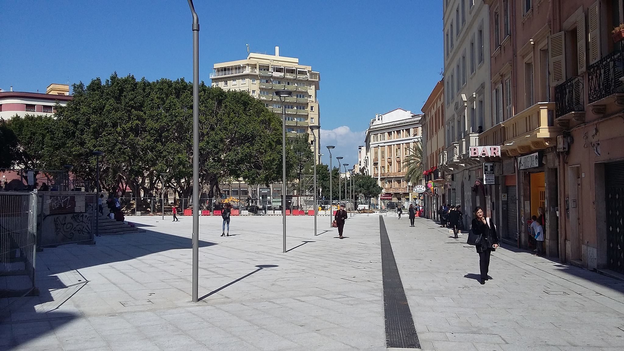 “Sì al minibus elettrico piazza Garibaldi-Sant’Avendrace”